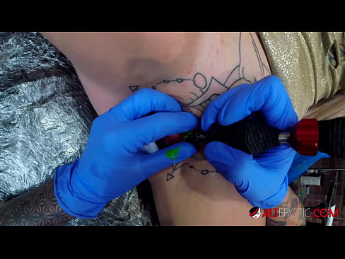 ❤️ Ekstrèmman tatoue hottie Sully Savage te fè yon tatoo sou klitoris li ❌ Sèks bon jan kalite nan ht.ergoupa.top ️❤
